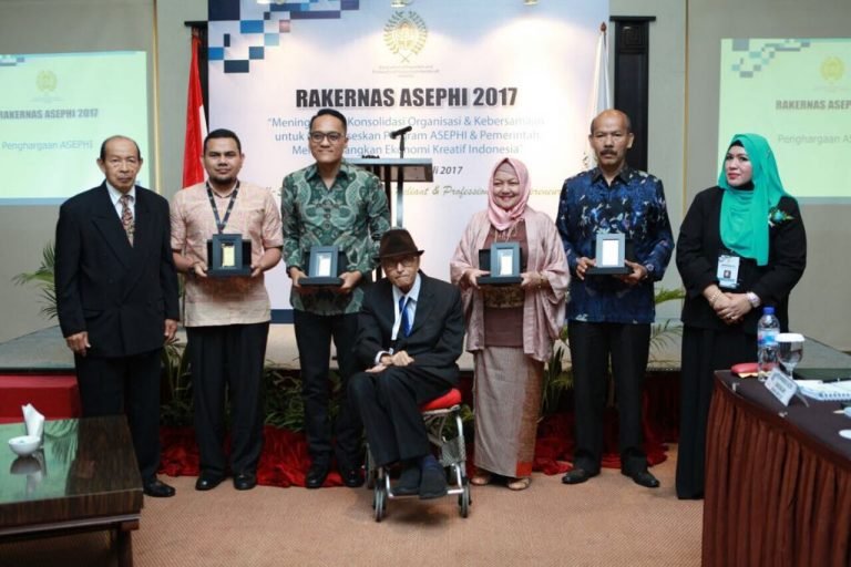 Penghargaan ASEPHI untuk Institusi yang Bekerjasama dengan ASEPHI